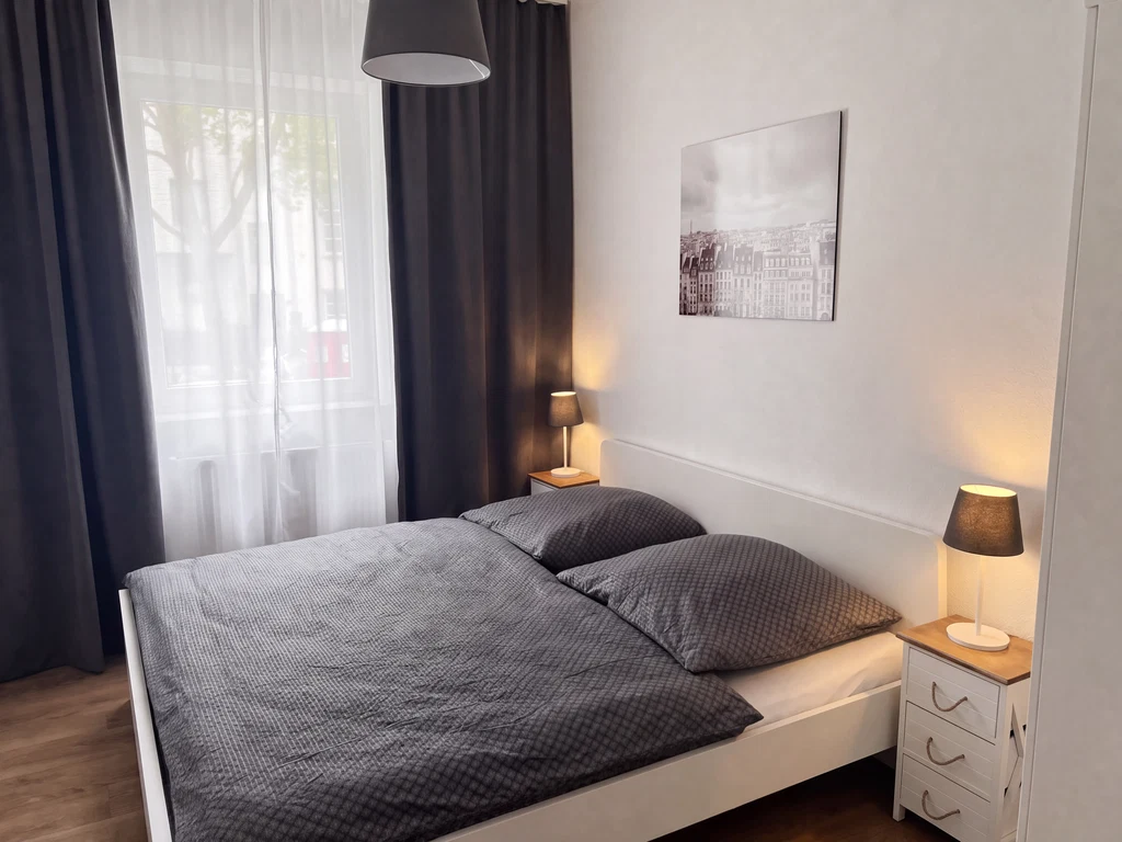 Schlafzimmer mit Doppelbett
